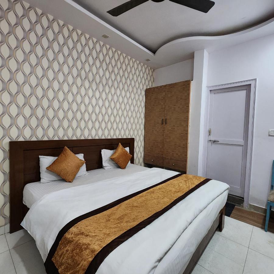 Hotel Royal Afghan Yeni Delhi Dış mekan fotoğraf