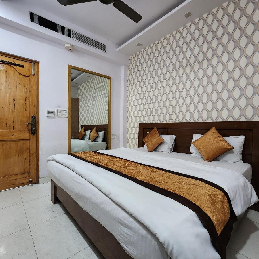 Hotel Royal Afghan Yeni Delhi Dış mekan fotoğraf