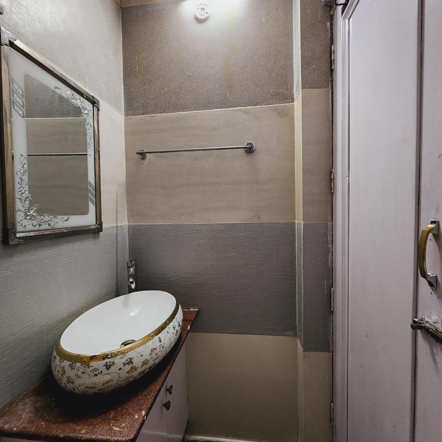 Hotel Royal Afghan Yeni Delhi Dış mekan fotoğraf